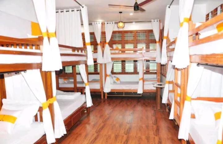 Mother'S Inn Homestay Коччи Экстерьер фото