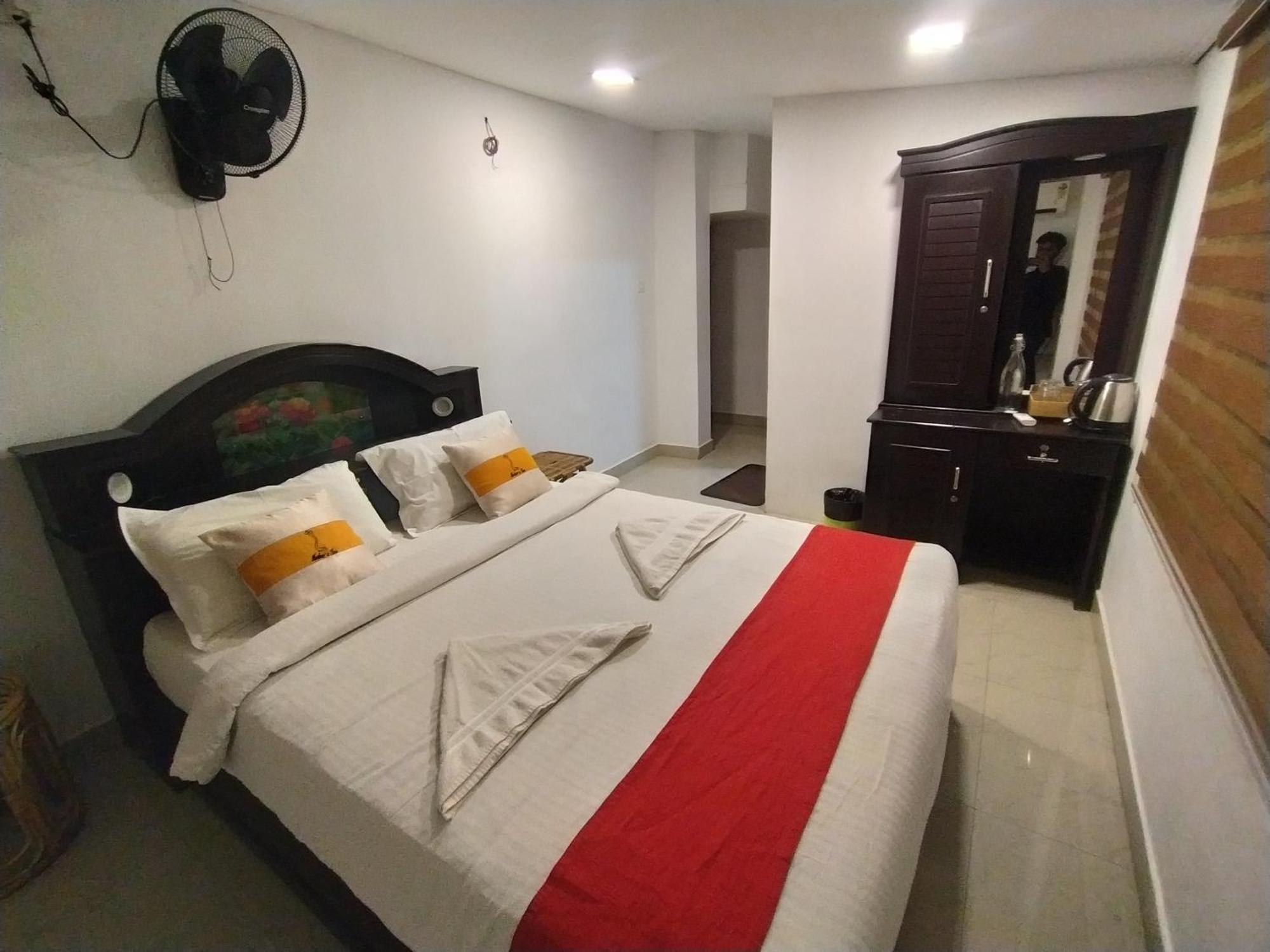 Mother'S Inn Homestay Коччи Экстерьер фото